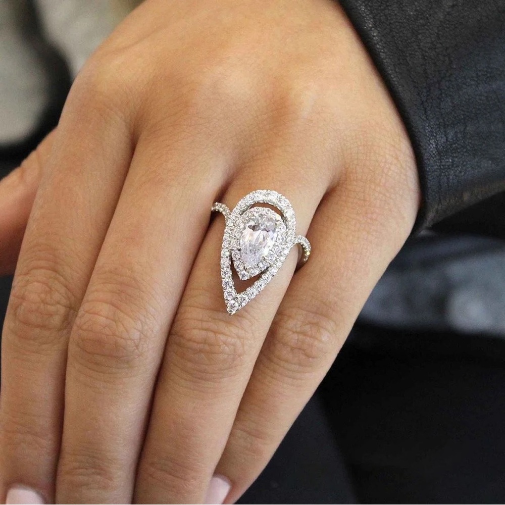 New Women’s Luxury 925 Silver Water Drop Diamond Ring - Picture 6 of 6